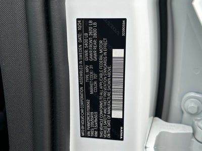 2025 Volvo XC60 B5 Plus