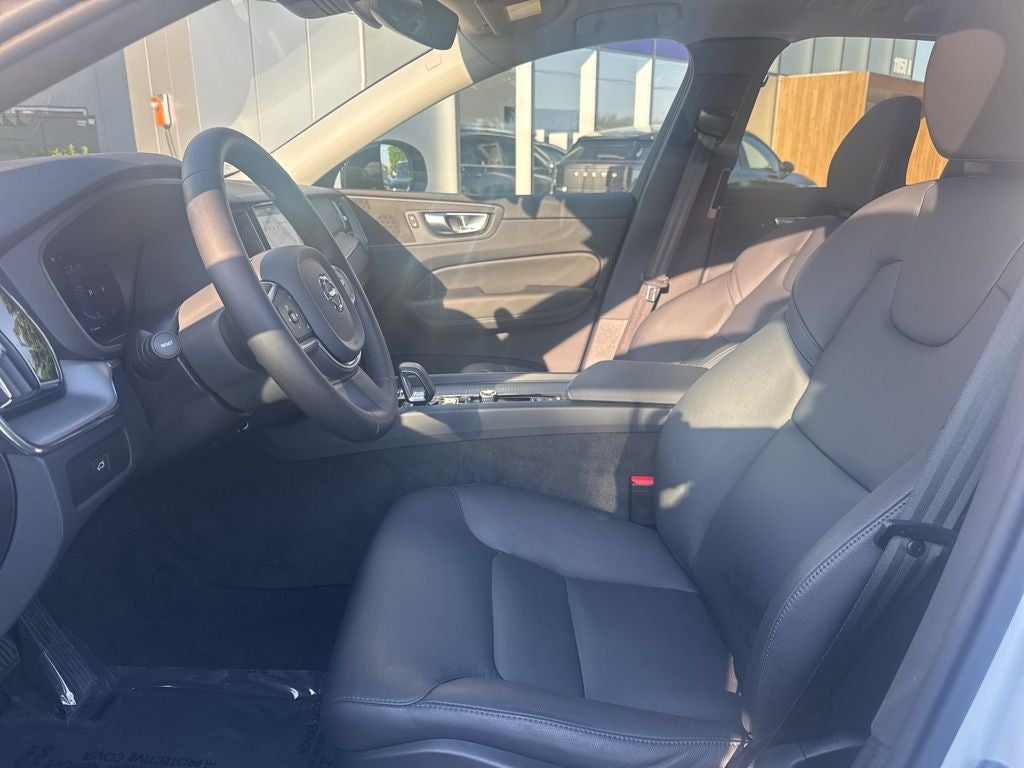 2025 Volvo XC60 B5 Core Volvo Certified