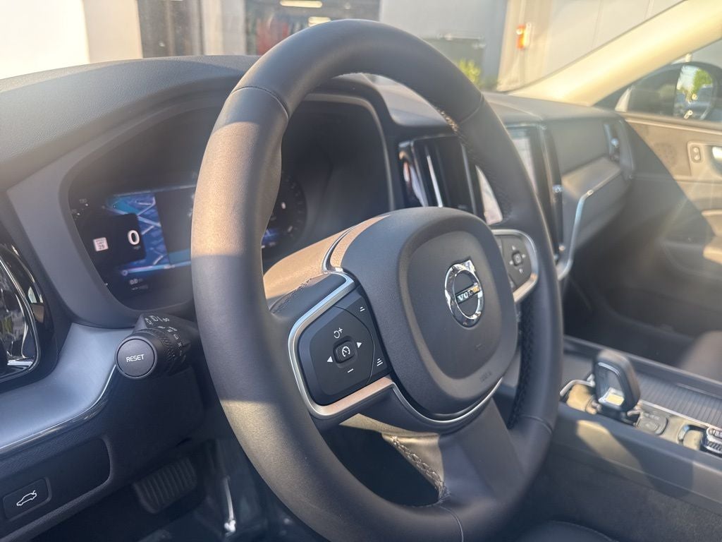 2025 Volvo XC60 B5 Core Volvo Certified