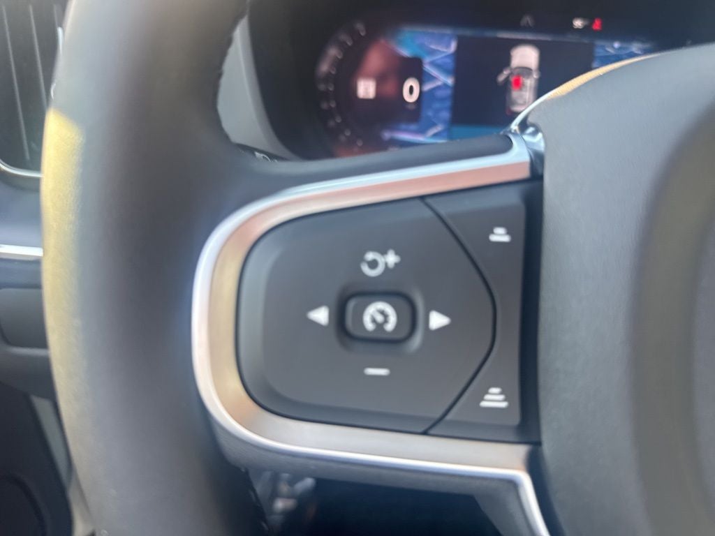 2025 Volvo XC60 B5 Core Volvo Certified